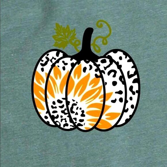 NWT Cute Fall Themed Casual T-Shirt - Picture 5 of 6